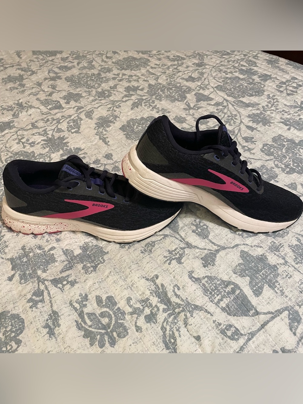 Brooks Women's Black Running Sneakers with Pink Accents